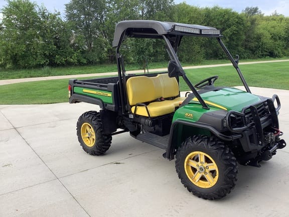 2016 John Deere Gator XUV 825i Equipment Image0