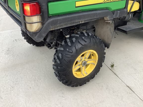 Image of John Deere Gator XUV 825i equipment image 4