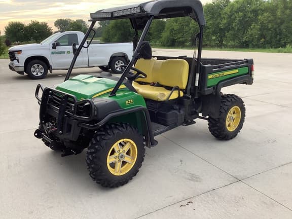 Image of John Deere Gator XUV 825i equipment image 1