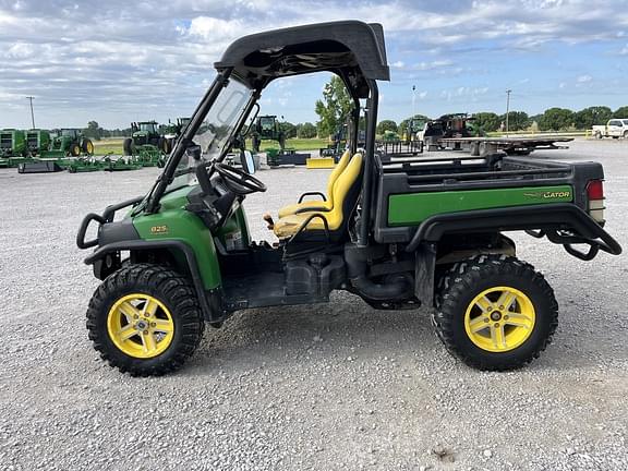 Image of John Deere Gator XUV 825i equipment image 4