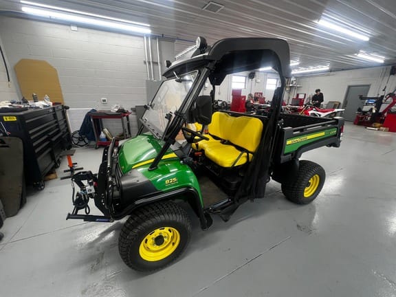 2016 John Deere Gator XUV 825i Equipment Image0