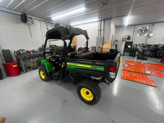 Image of John Deere Gator XUV 825i equipment image 2