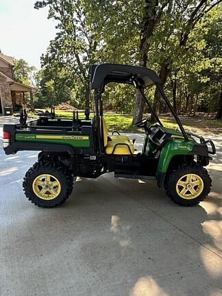 Image of John Deere Gator XUV 825i equipment image 4