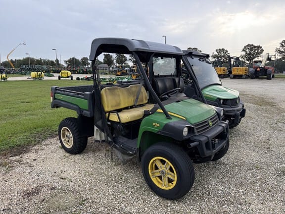 John Deere Gator XUV 825i Equipment Image0