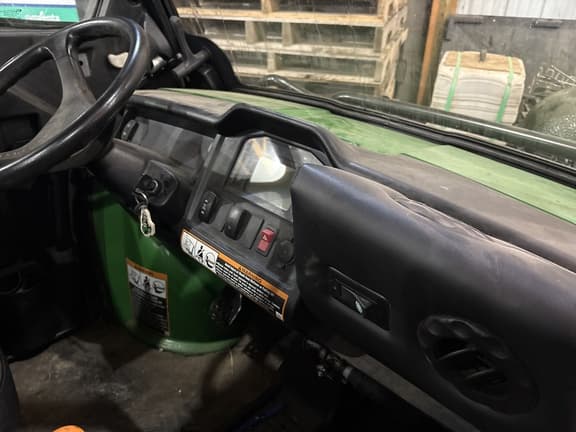 Image of John Deere Gator XUV 825i equipment image 4