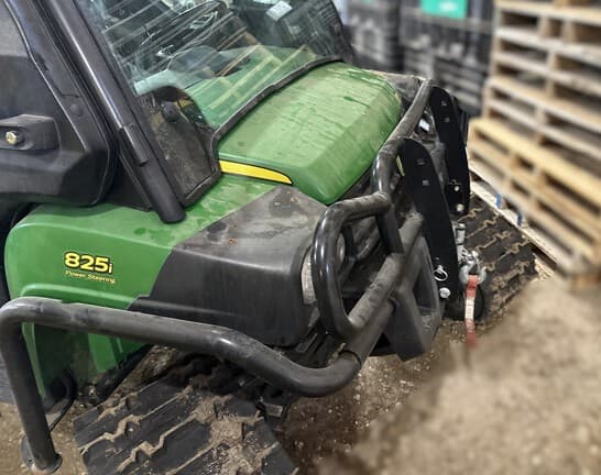 Image of John Deere Gator XUV 825i equipment image 3