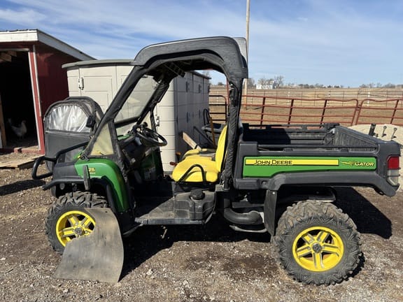 2016 John Deere Gator XUV 825i Equipment Image0