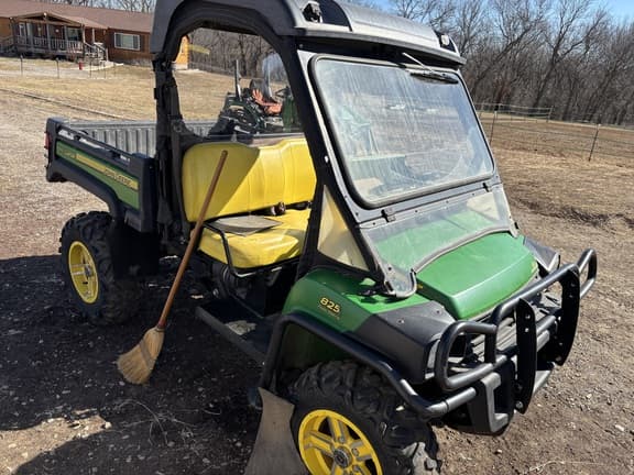 Image of John Deere Gator XUV 825i equipment image 2