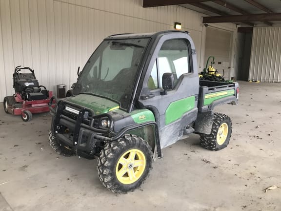 Main image John Deere Gator XUV 825i
