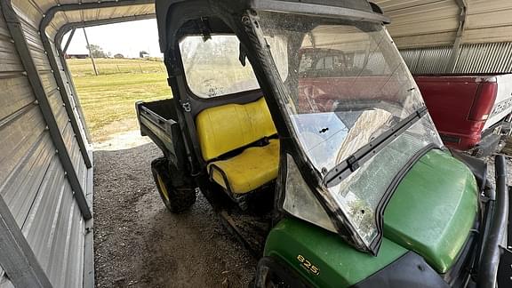 Image of John Deere Gator XUV 825i equipment image 2