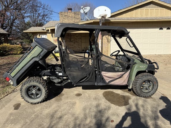 2016 John Deere Gator XUV 825i S4 Equipment Image0