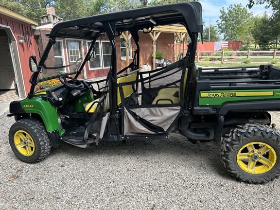 2016 John Deere Gator XUV 825i S4 Equipment Image0