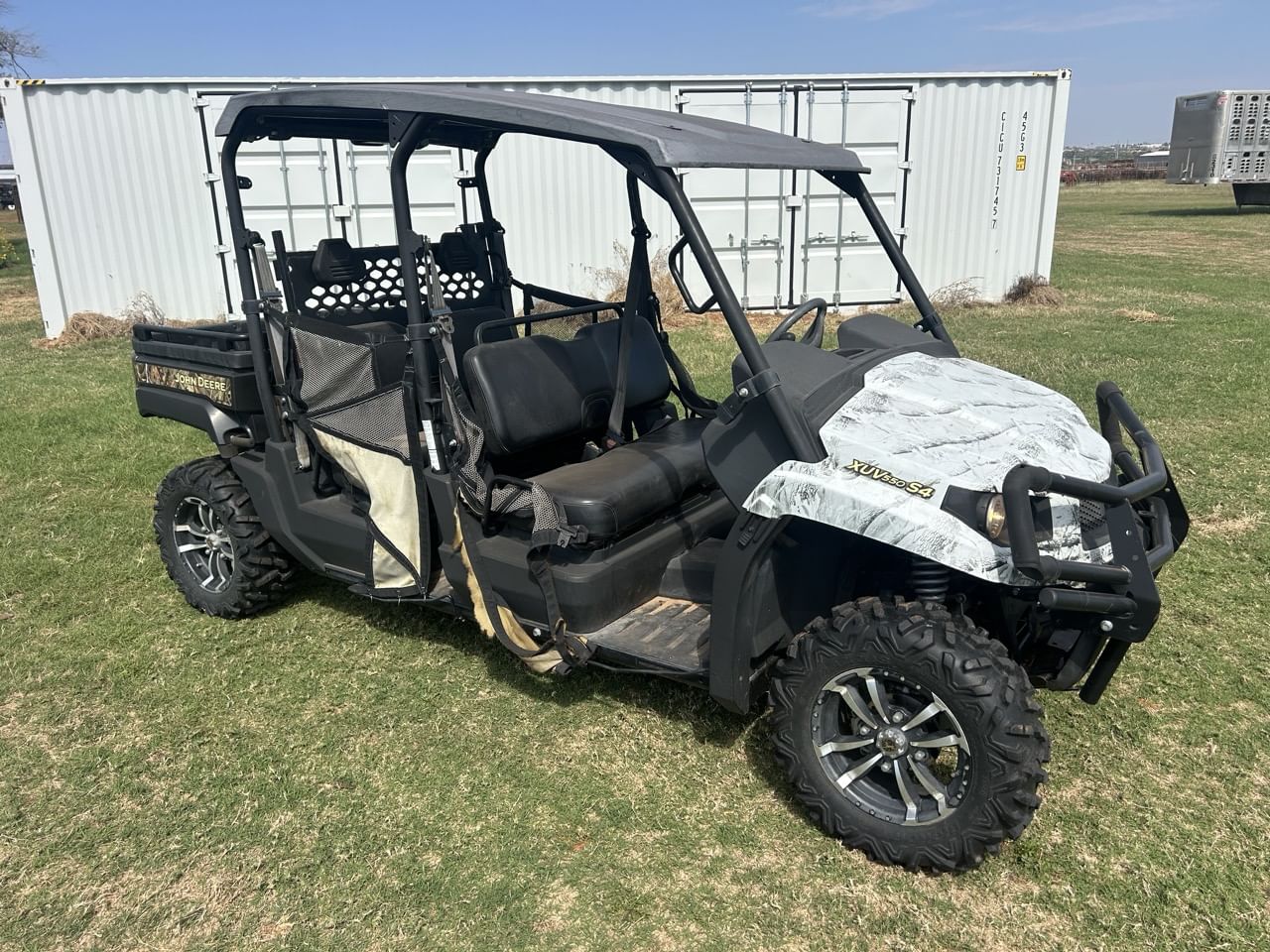2016 John Deere XUV 550 S4 Equipment Image0