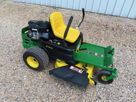 2016 John Deere Z335E Equipment Image0