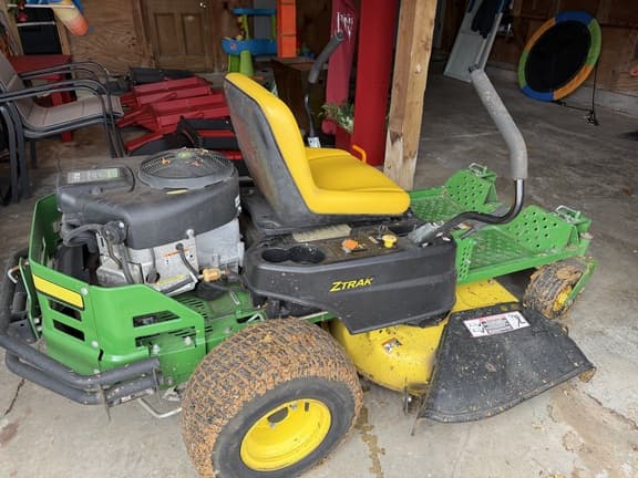 Image of John Deere Z335E equipment image 3