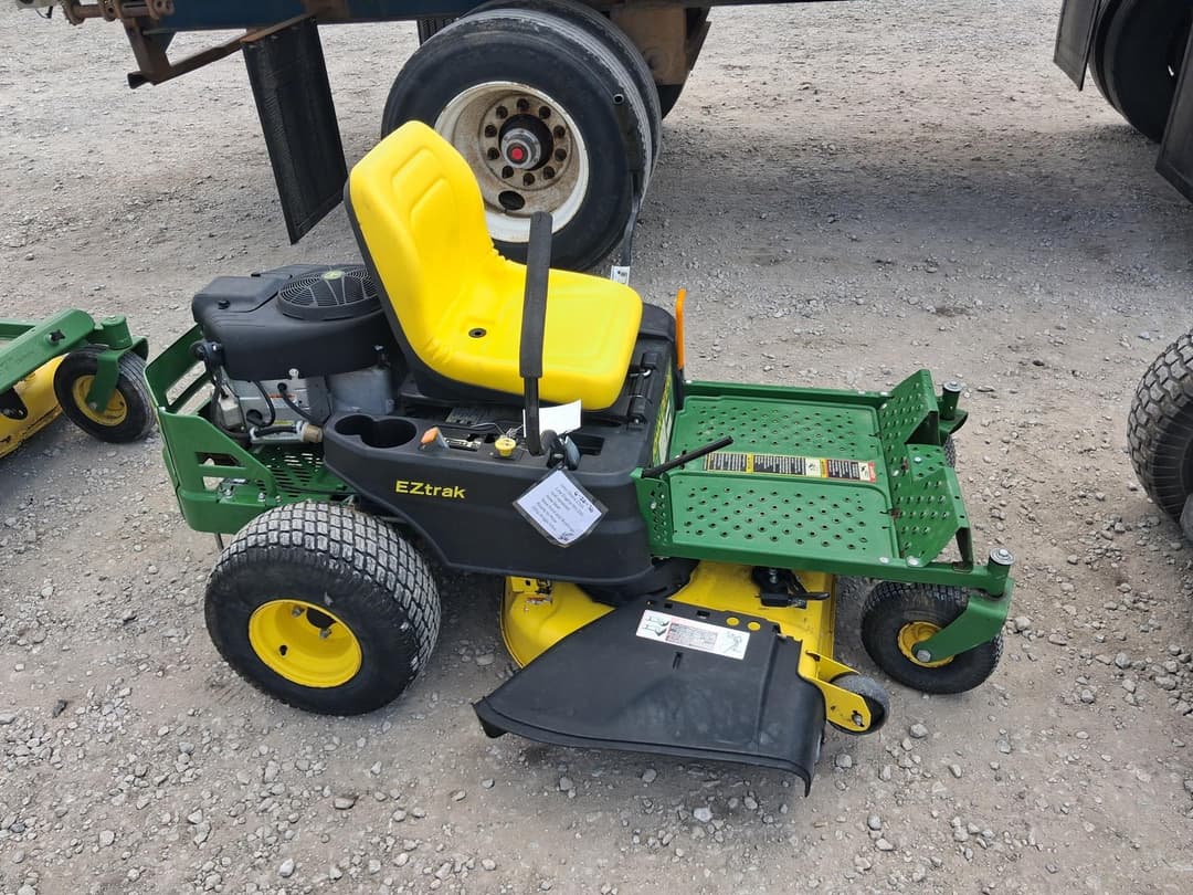 Image of John Deere Z335E Primary image