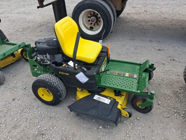 Image of John Deere Z335E equipment image 2