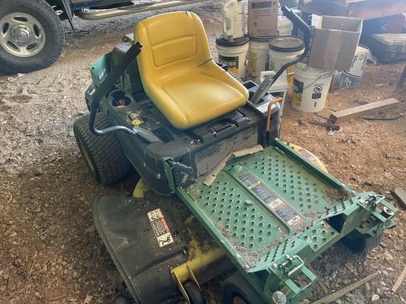 Image of John Deere Z335E equipment image 1