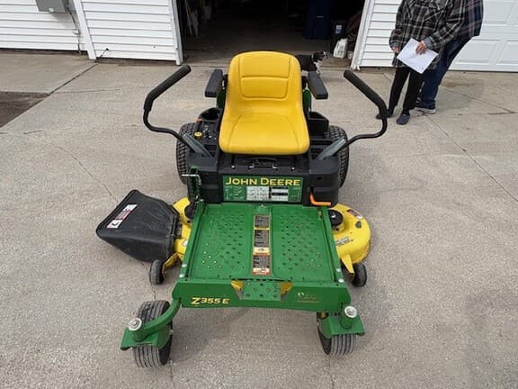 Image of John Deere Z355E equipment image 2