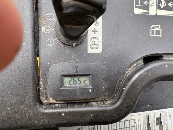 Image of John Deere Z355E equipment image 3