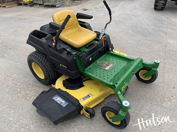 Image of John Deere Z525E Primary image