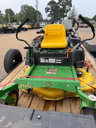 Image of John Deere Z525E equipment image 2