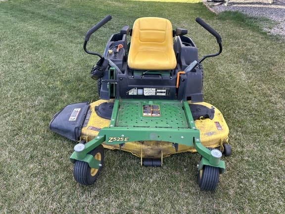 Image of John Deere Z525E equipment image 3