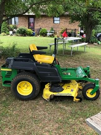 Image of John Deere Z525E equipment image 1