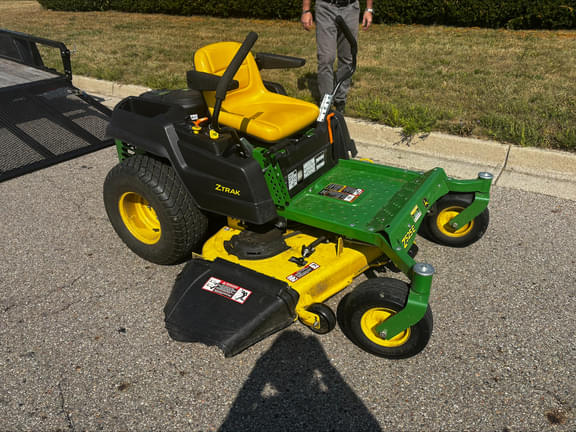 Image of John Deere Z525E equipment image 1