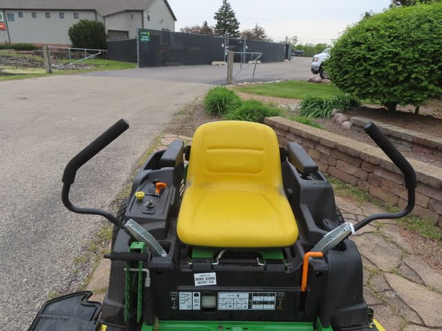 Image of John Deere Z525E equipment image 4