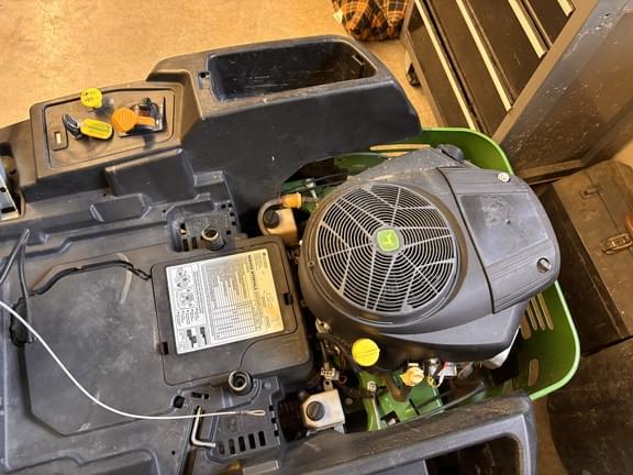 Image of John Deere Z525E equipment image 4