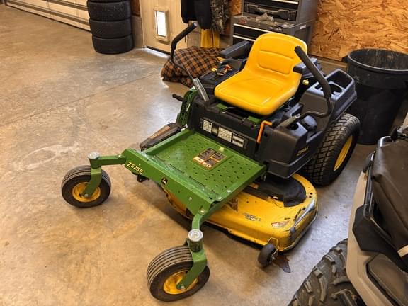 Image of John Deere Z525E equipment image 2