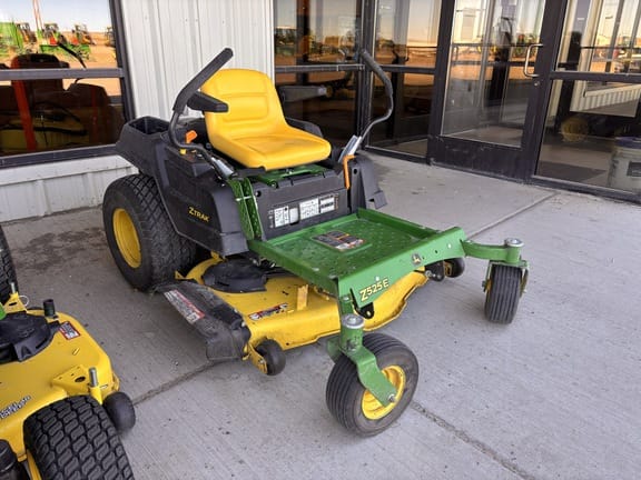 2016 John Deere Z525E Equipment Image0