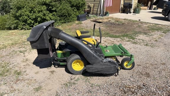 Image of John Deere Z525E equipment image 1