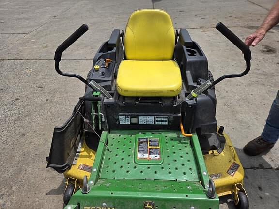 Image of John Deere Z535M equipment image 1