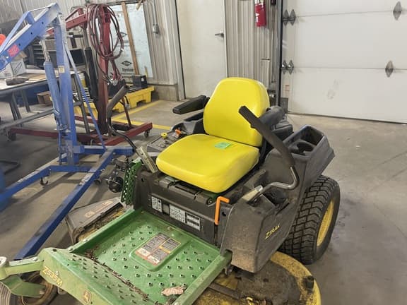 Image of John Deere Z535M equipment image 1