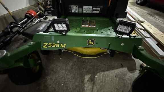 Image of John Deere Z535M equipment image 1