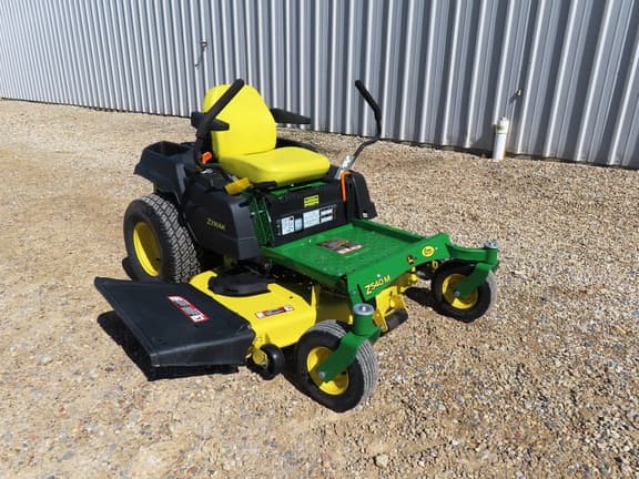 Image of John Deere Z540M equipment image 1