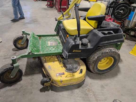Image of John Deere Z540M equipment image 2
