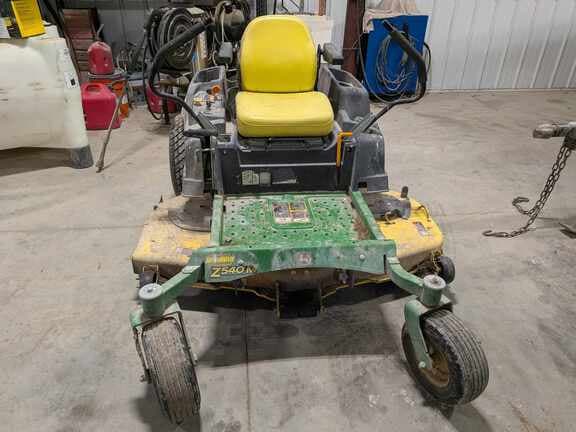 Image of John Deere Z540M equipment image 1