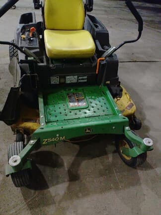 Image of John Deere Z540M equipment image 3