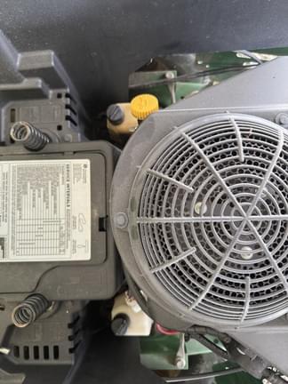Image of John Deere Z540M equipment image 3