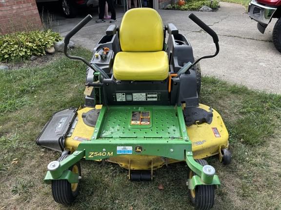 Image of John Deere Z540M equipment image 2