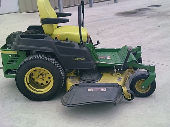 Image of John Deere Z540R equipment image 1