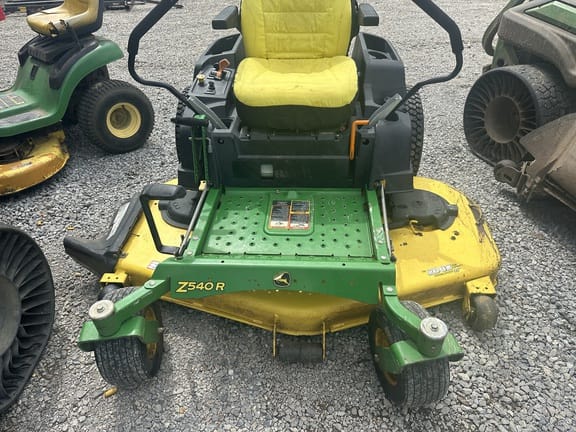 2016 John Deere Z545R Equipment Image0