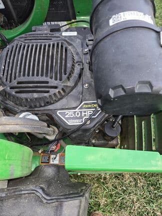 Image of John Deere Z915B equipment image 1