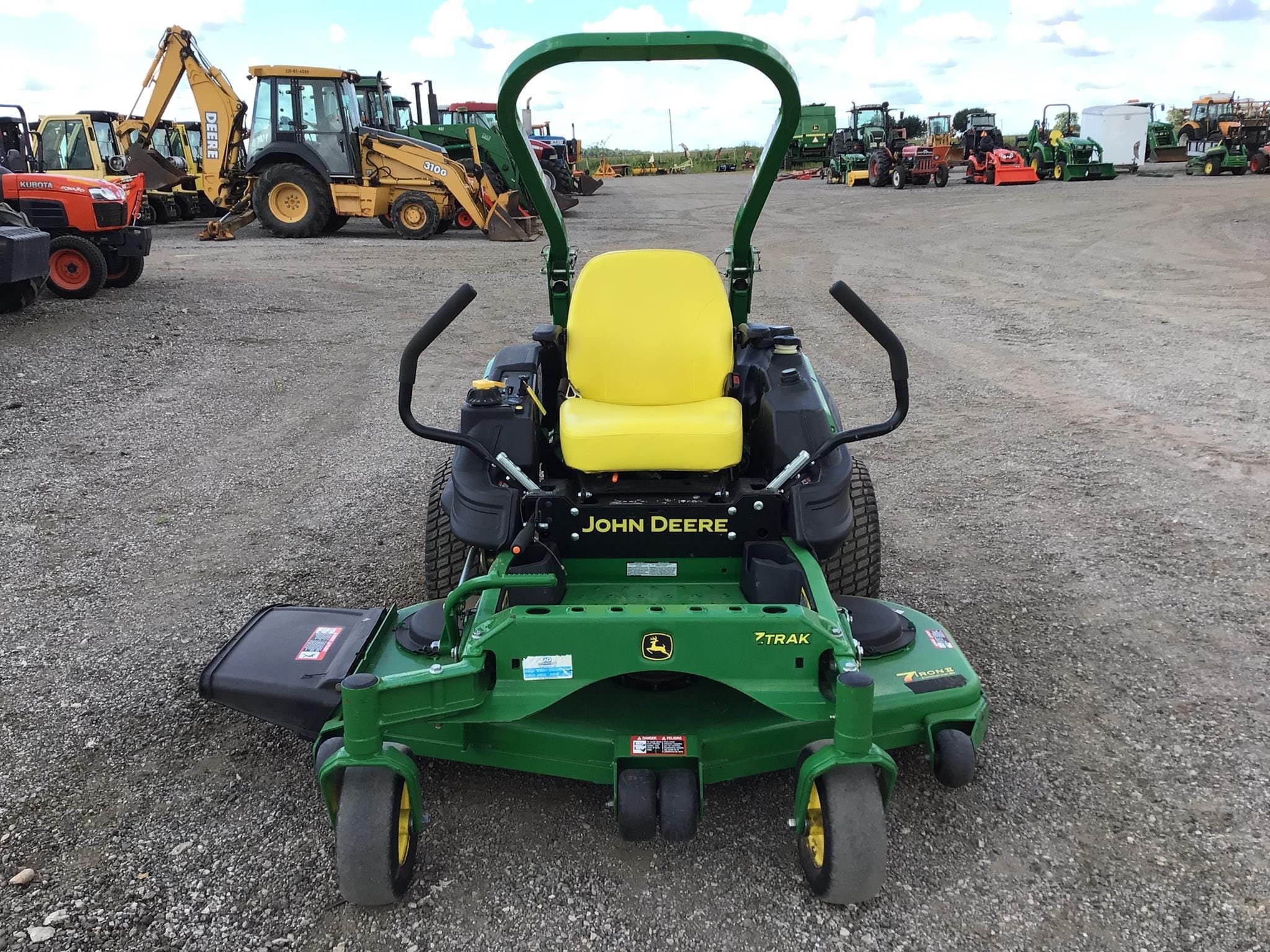 2016 John Deere Z915B Equipment Image0
