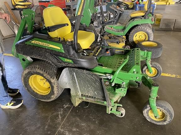 Image of John Deere Z915B equipment image 1