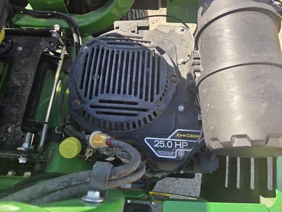 Image of John Deere Z915B equipment image 1