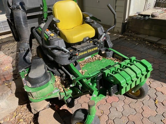 2016 John Deere Z920M Equipment Image0
